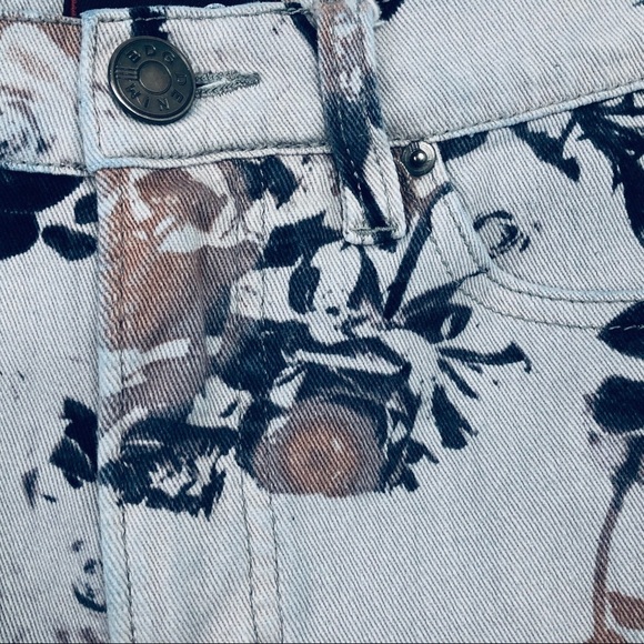 BDG Gray floral cut off shorts size 29 - Picture 2 of 6